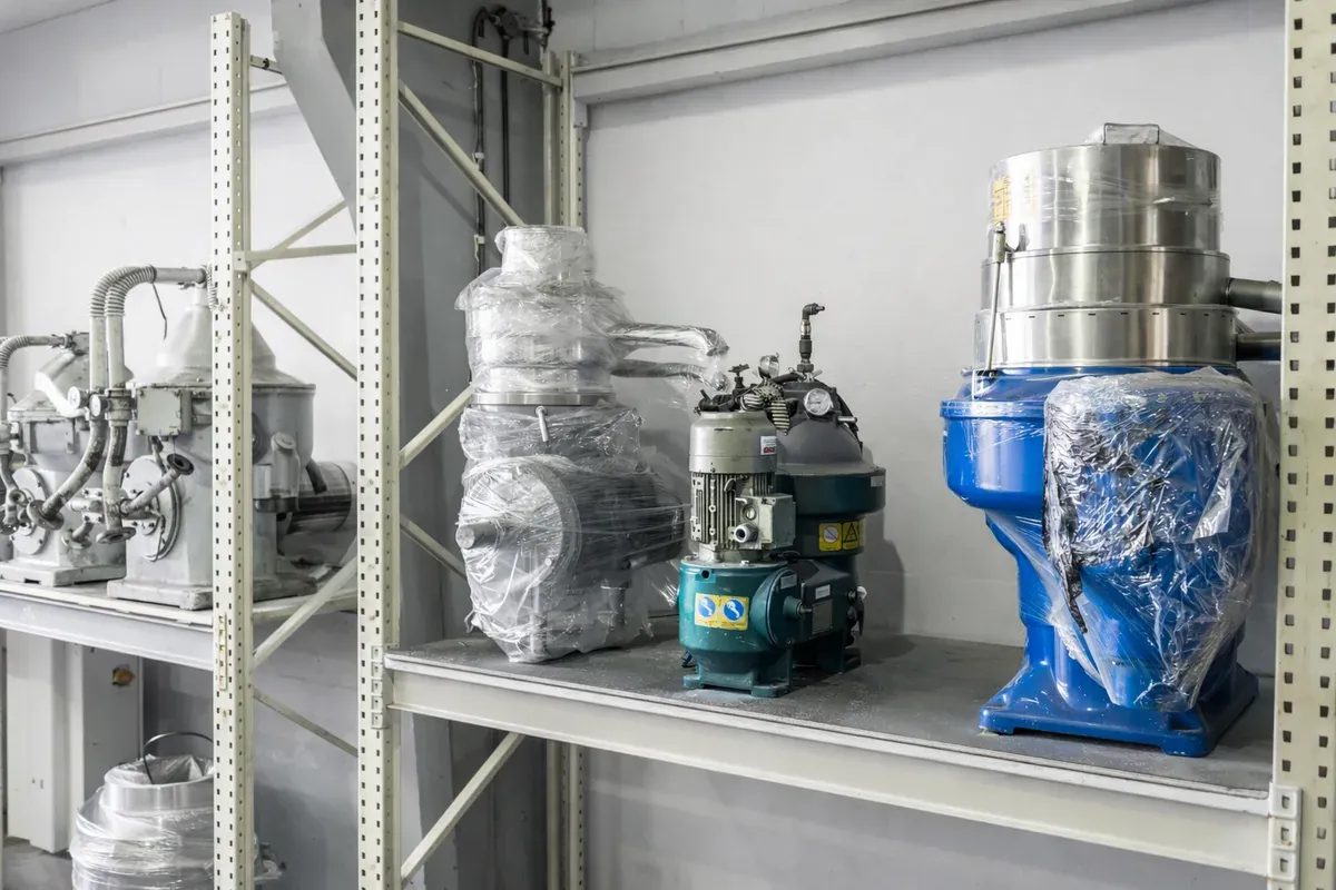 Warehouse with complete olive mill machines